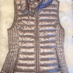 Tommy Hilfiger lightweight silver vest